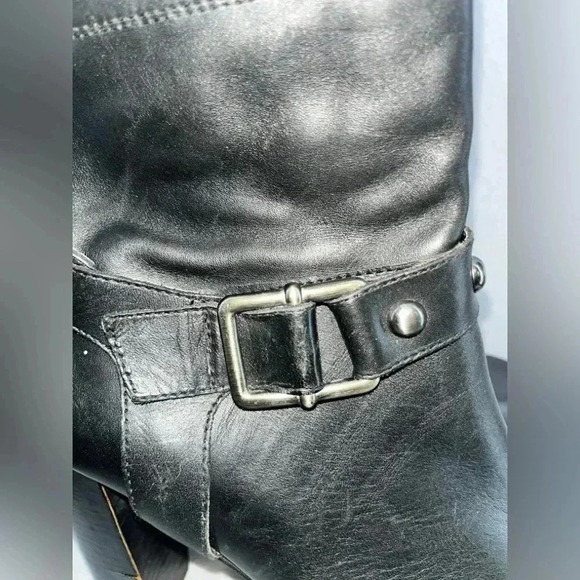 Arturo Chiang Black booties / boots leather buckle- studded  with 4” heel - Picture 4 of 10